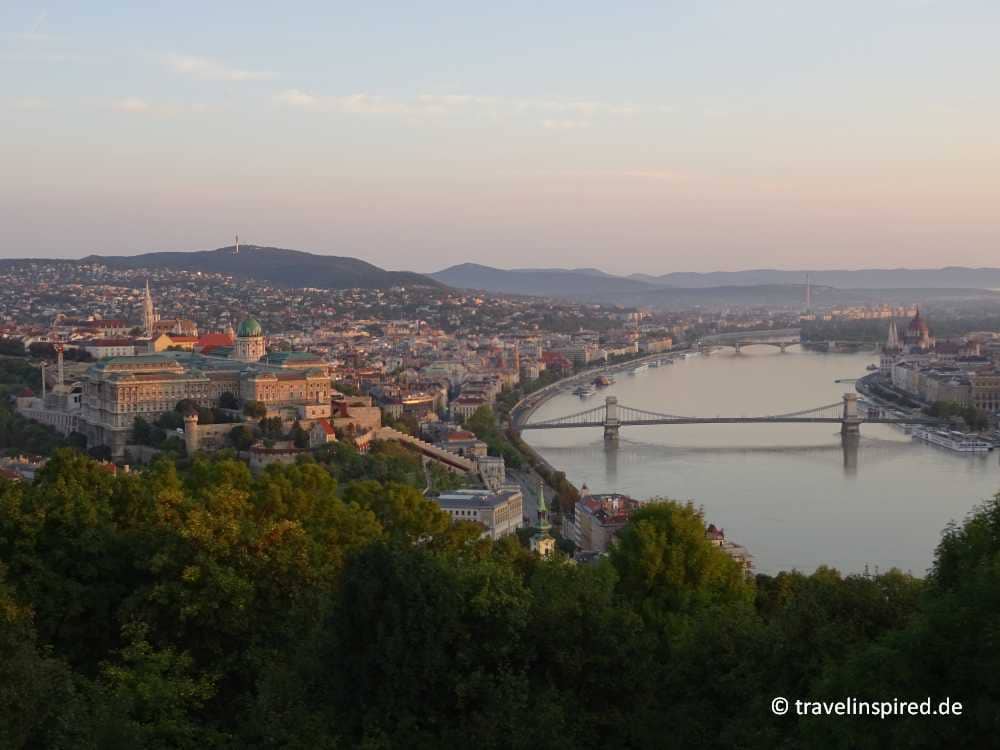 Blick auf die Burg vom Gellértberg, Sonnenaufgang Budapest, Highlight, Ungarn