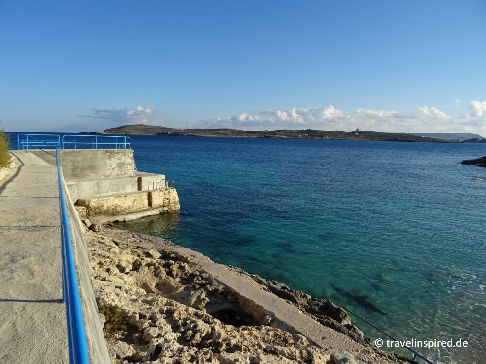 Herrlicher Blick auf Comino von Hondoq ir Rummien, Gozo, Malta Inselgruppe