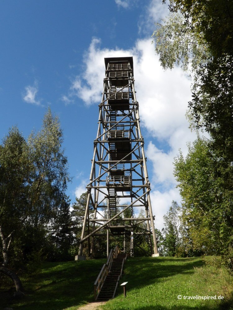 Aussichtsturm auf dem Großen Lindenhügel, kurze Wanderung Rāzna Nationalpark, Highlights Lettland Roadtrip