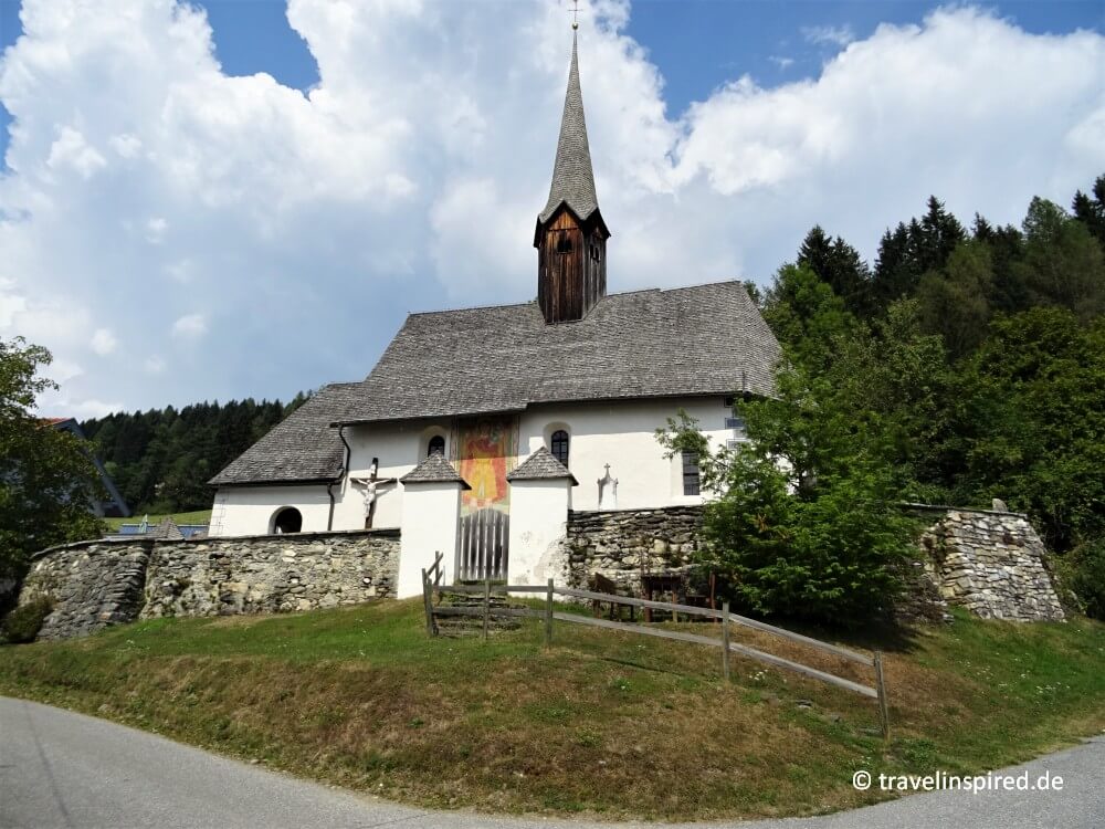 Kirche in Oberndorf, wandern Alpe-Adria-Trail Etappe 20, Kärnten, Ossiacher Tauern, Österreich