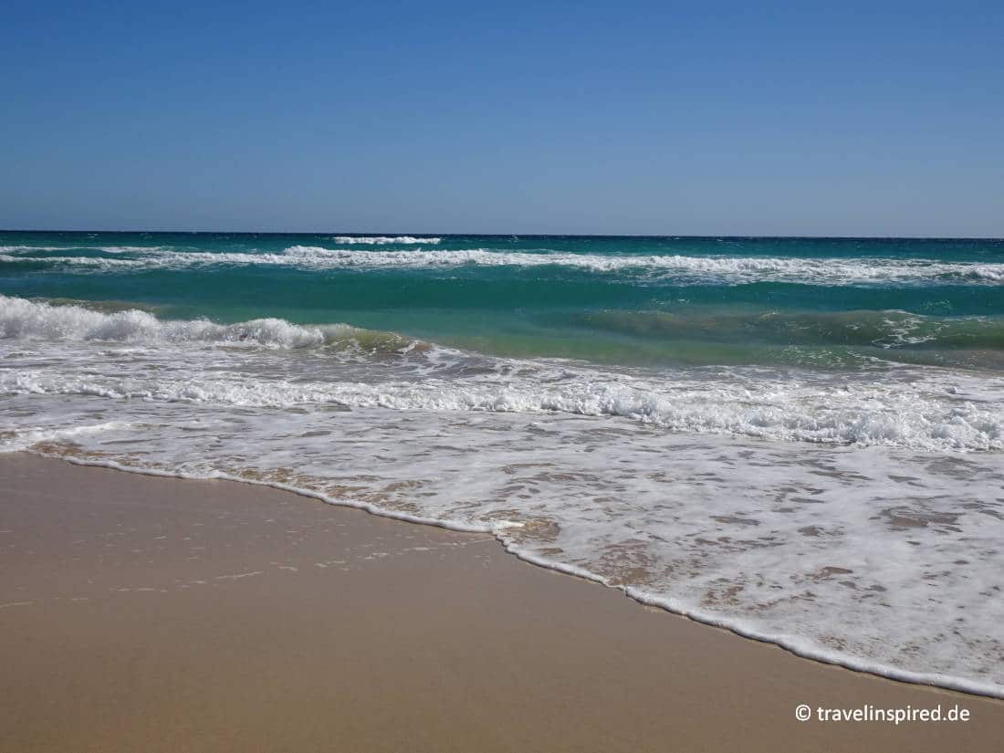 Spaziergang am Meer, Playa de Sotavento Jandia, Fuerteventura schönster Strand, Baden, Surfen, Reisetipps Kanaren