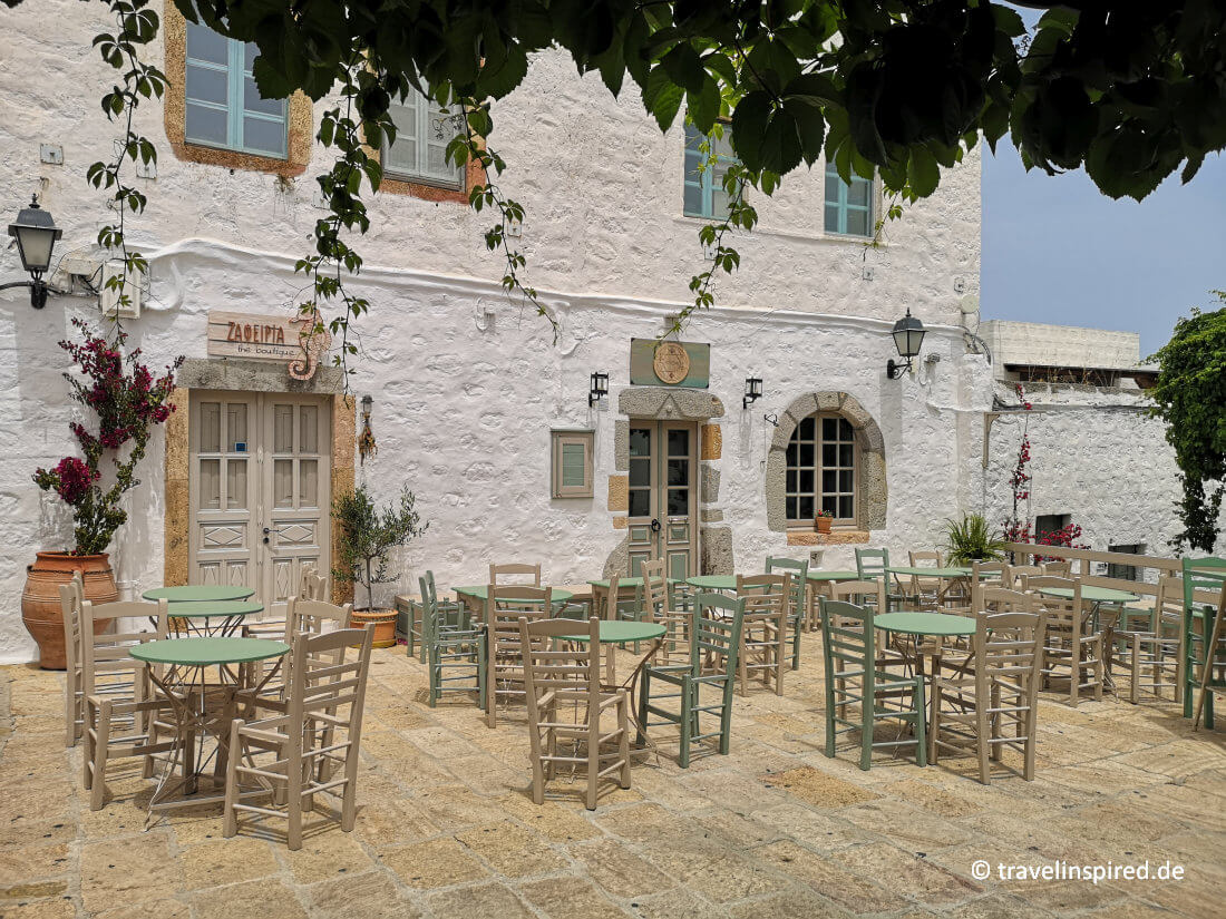 Malerischer Hauptplatz der Chora auf Patmos, Urlaub girechische Inseln