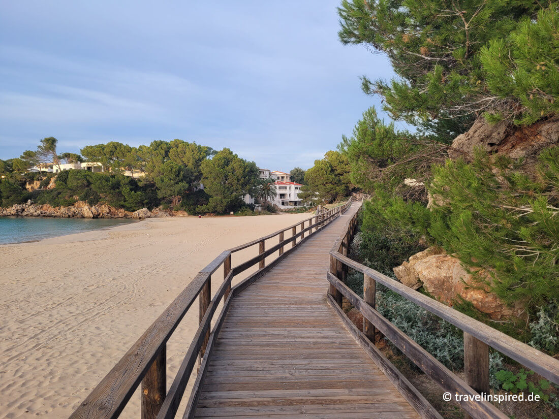 Bohlenweg am Strand, Platja Arenal d'en Castell, Balearen Urlaub
